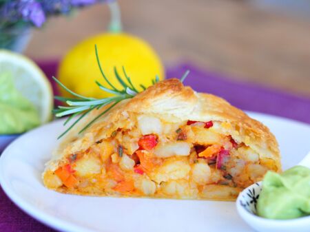 Kartoffelstrudel mit Avocado-Dip